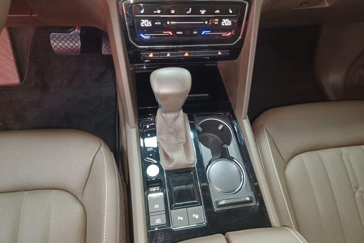 Used Volkswagen Viloran 2020 330TSI Luxury Edition
