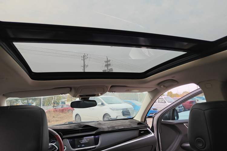 Used Cadillac XT5 2018 25T Luxury Model
