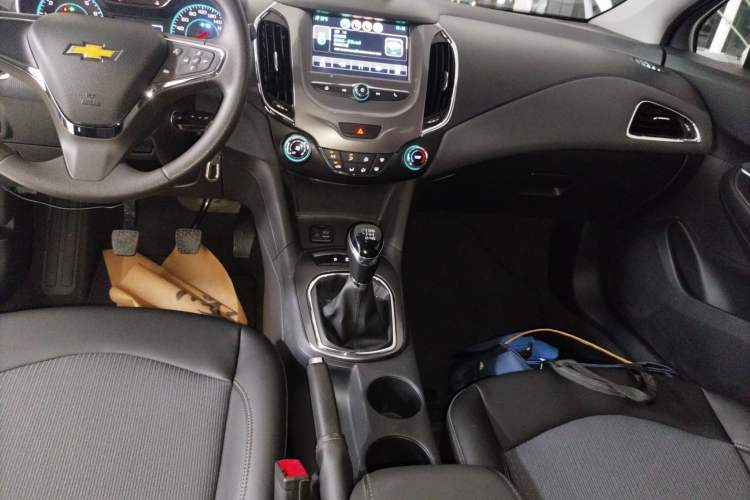 Used Chevrolet Cruze 2017 1.5L Manual Xuanfeng Edition
