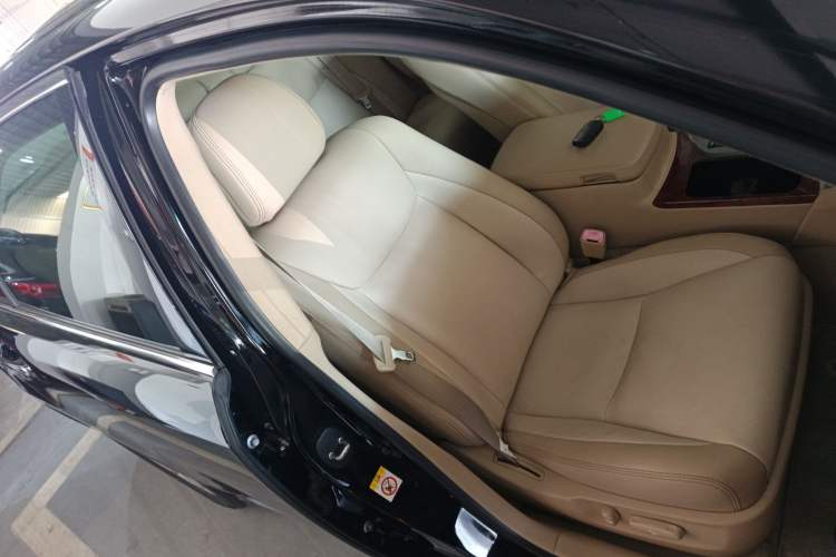 Used Toyota Crown 2012 2.5L Royal Leather Edition
