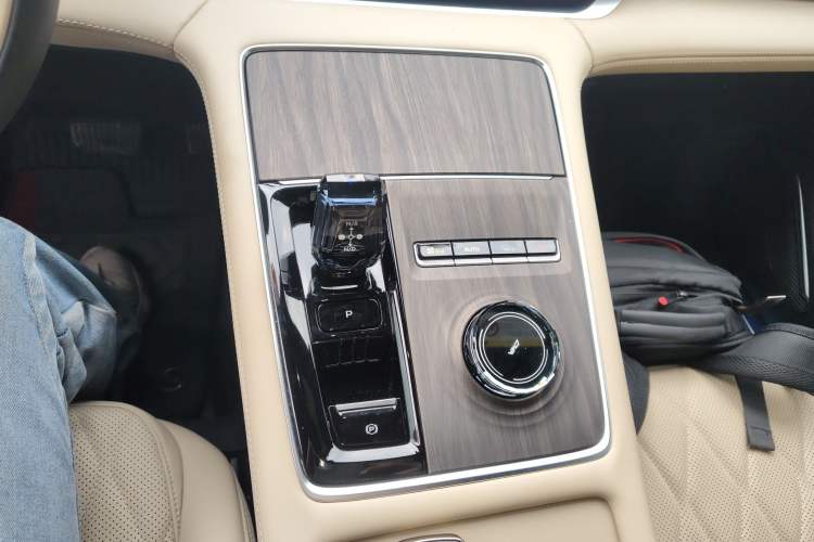 Used Geely Auto Monjaro L 2025 Dongfang Yao 2.0TD Automatic Lanxing Edition
