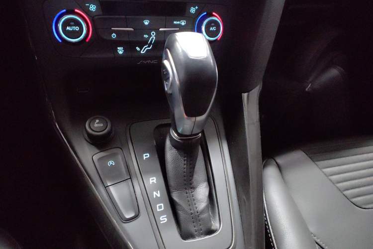 Used Ford Focus 2015 Hatchback EcoBoost 125 Automatic Supreme Style Edition