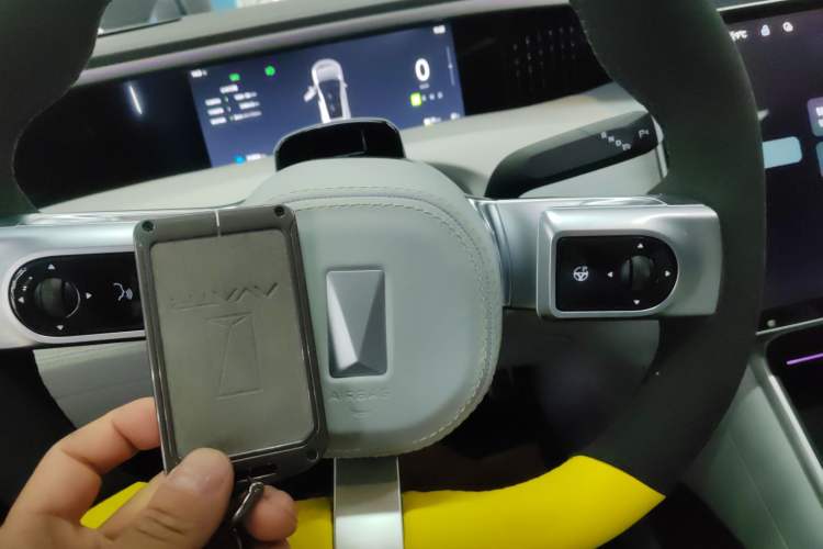 Used  11 2023 Harmony 90° Luxury Edition