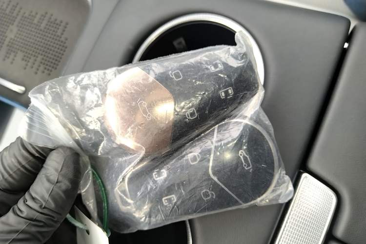 Used VOYAH Dream 2025 PHEV Four-Wheel-Drive Flagship Kunpeng Edition
