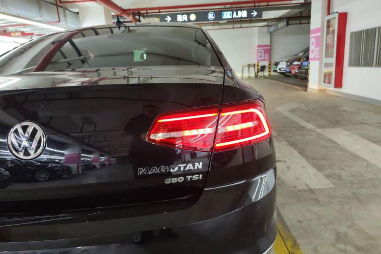 Used Volkswagen Magotan 2018 380TSI DSG Prestige Model
