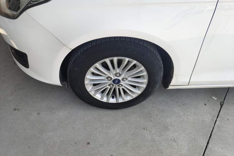 Used Ford Escort 2015 1.5L Manual Comfort Model
