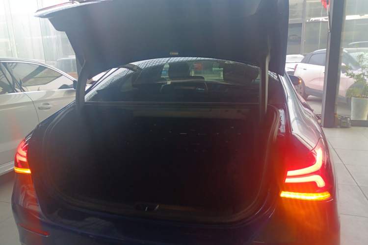 Used Mercedes-Benz A-Class 2022 Restyled A 200 L Sport Sedan Fashion Version
