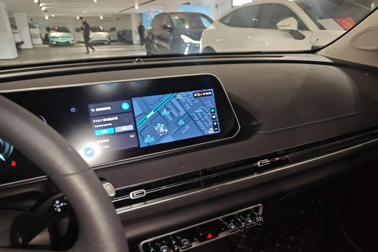 Used ORA Good Cat 2023 401 km Standard Range Comfort Version Lithium Iron Phosphate
