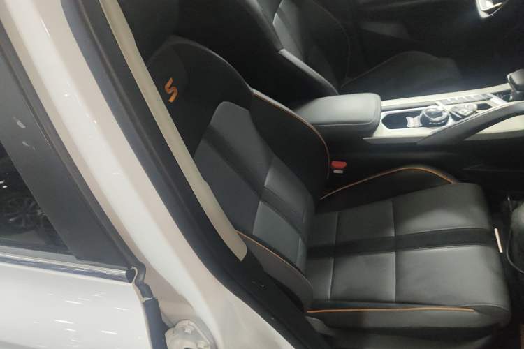 Used Geely Auto Coolray 2023 1.5T DCT Platinum Edition