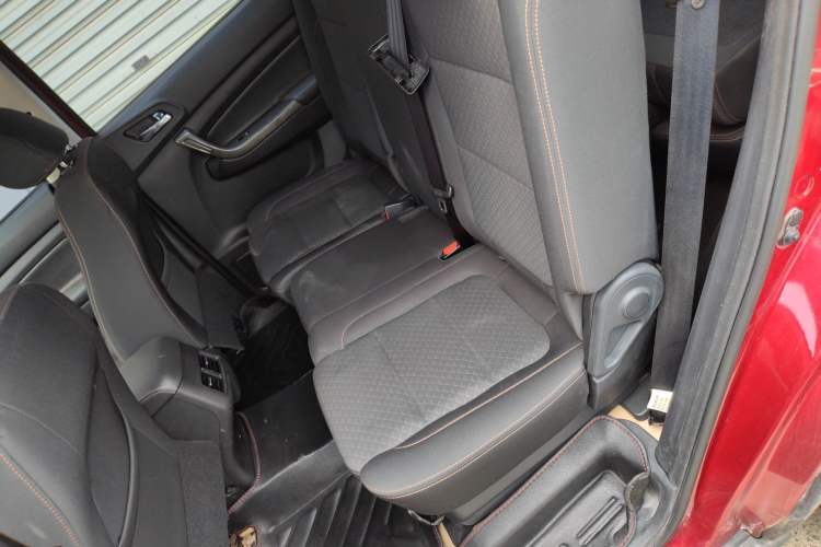 Used Oshan CX70 2016 1.6L manual Comfort trim level
