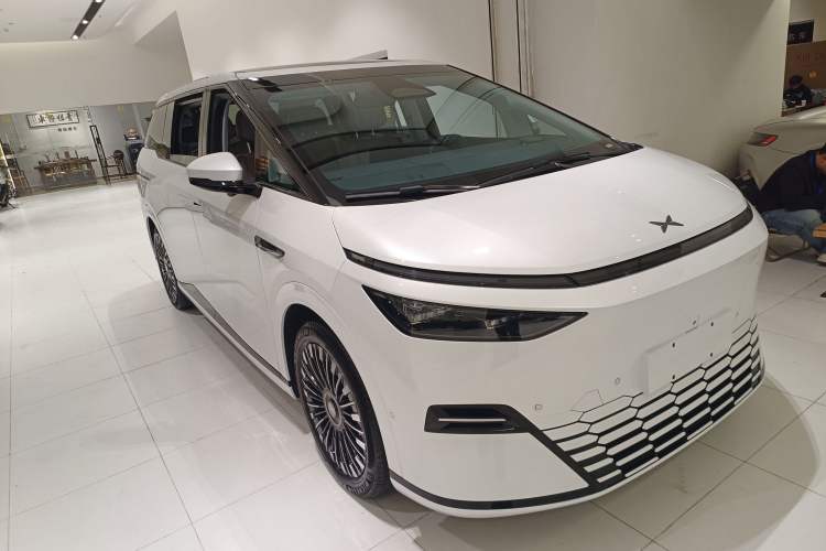 Used XPeng X9 2025 740 Ultra-Long Range Max
