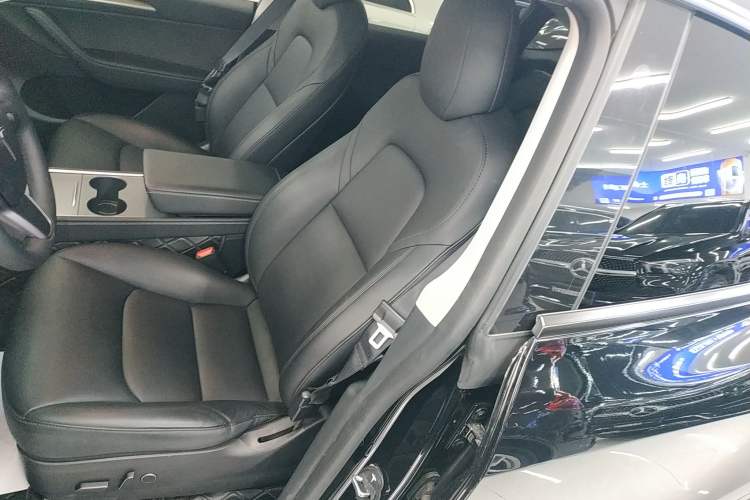 Used Tesla Model Y 2021 Long-Range All-Wheel-Drive Version 3D7
