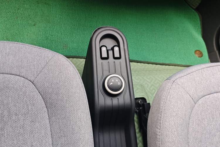 Used Wuling Hongguang MINIEV 2022 Macaron Premium Model – Lithium Iron Phosphate