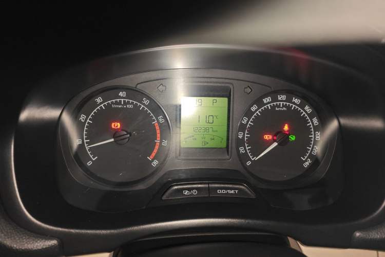 Used Skoda Fabia 2014 1.4L Automatic Crystal Edition