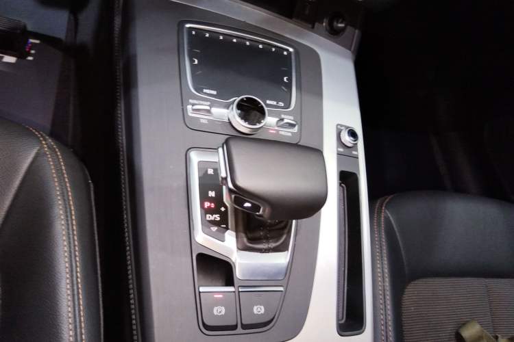 Used Audi Q5L 2018 40 TFSI Prestige Fashion Edition China VI
