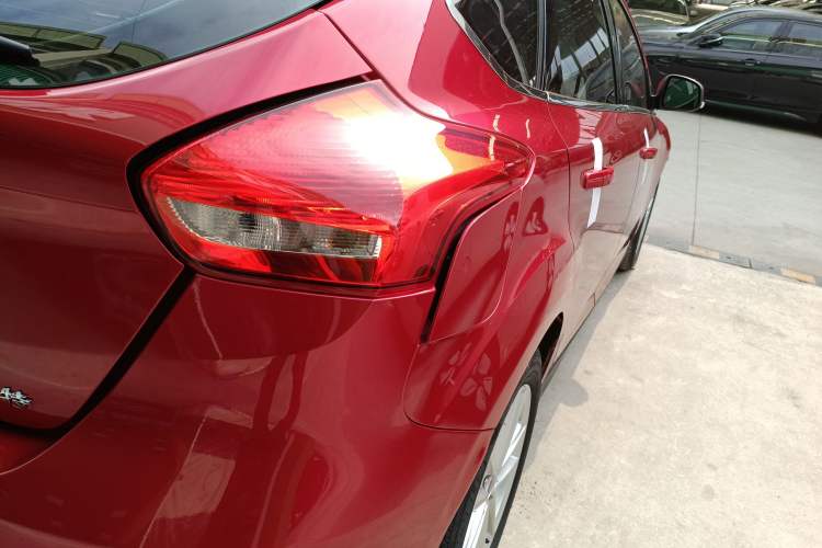 Used Ford Focus 2015 Hatchback 1.6L Automatic Fashion Edition