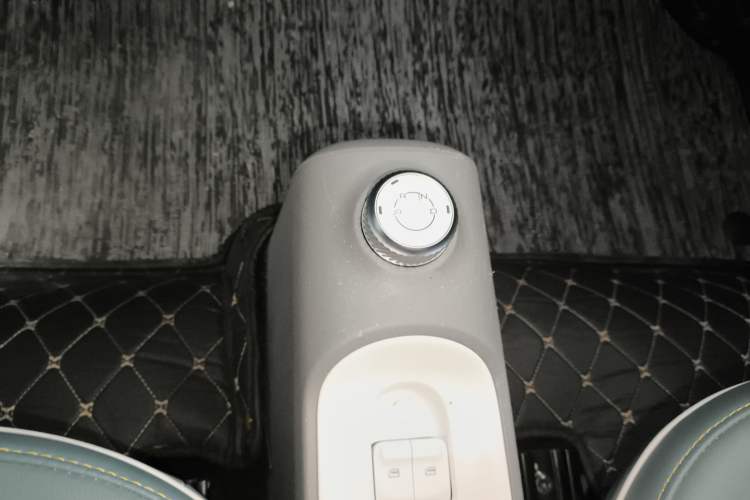 Used Wuling Hongguang MINIEV 2022 GAMEBOY 300km Enthusiast Model with Lithium Iron Phosphate