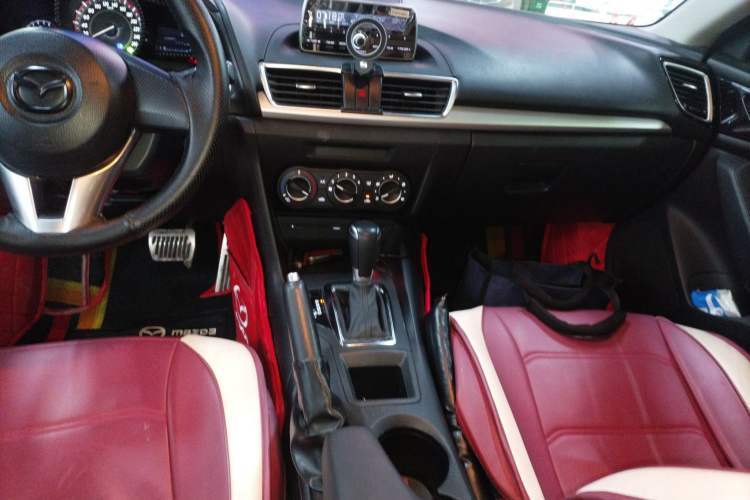 Used Mazda Mazda 3 Axela 2016 Sedan 1.5L Automatic Comfort Model
