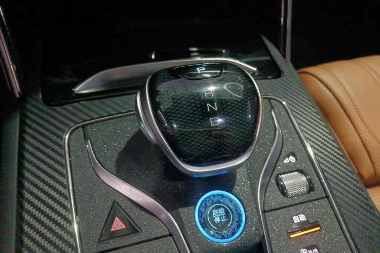 Used BYD Tang New Energy 2022 DM-p 215KM Four-Wheel Drive Flagship Model
