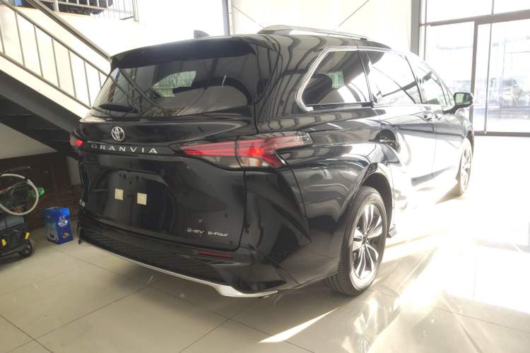 Used Toyota Granvia 