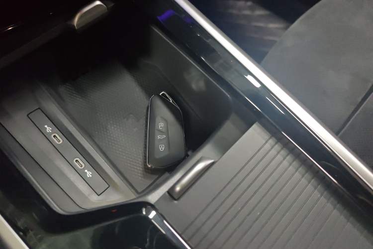 Used Volkswagen Passat 2025 Pro 380TSI Starry Dragon Luxury Edition
