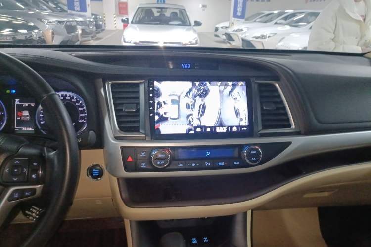 Used Toyota Highlander 2018 2.0T Four-Wheel Drive Luxury Version 7 Seats China VI Standard
