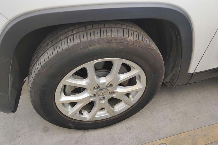 Used  Cherokee 2017 2.0L Superior Edition