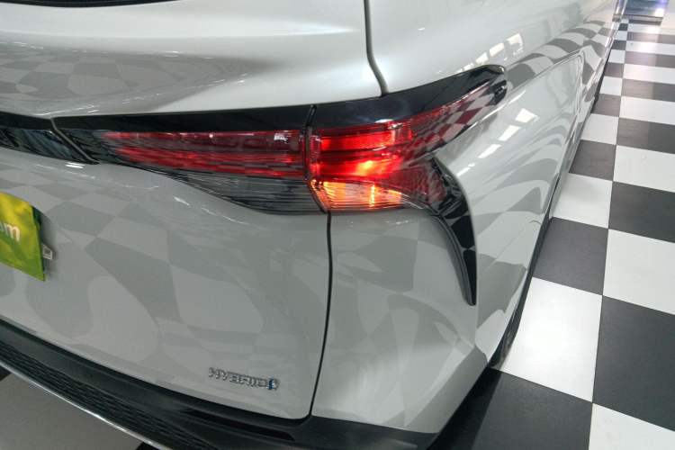 Used Toyota Granvia 2023 2.5L Hybrid Comfort Edition