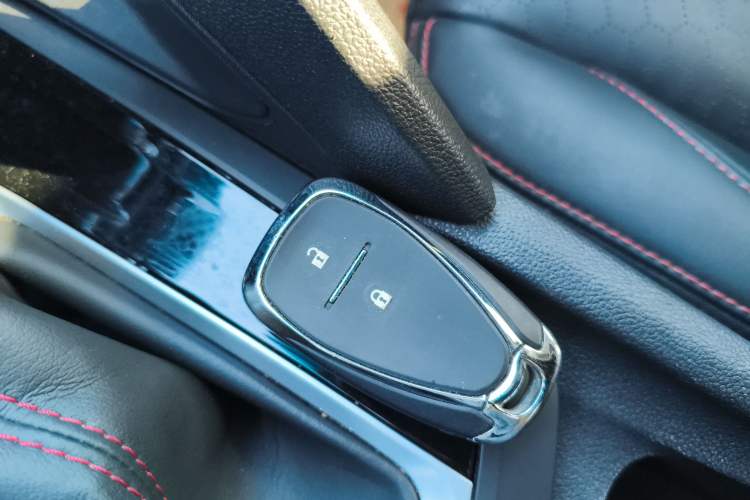 Used Chevrolet Orlando 2019 Redline 530T Automatic Enjoyment Version (5+2 Seating) China VI
