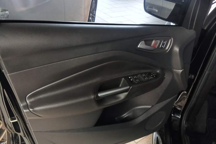 Used Ford Kuga 2017 EcoBoost 180 Two-Wheel-Drive Luxury Wing Edition
