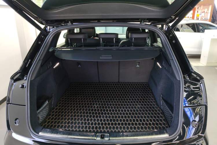 Used Audi Q5L 2023 40T Luxury Dynamic Model
