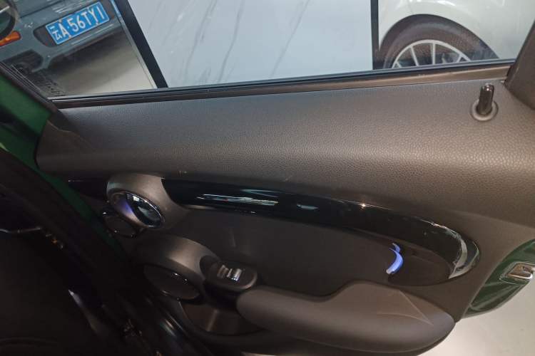 Used  MINI 2023 1.5T COOPER Artist Five-Door Edition
