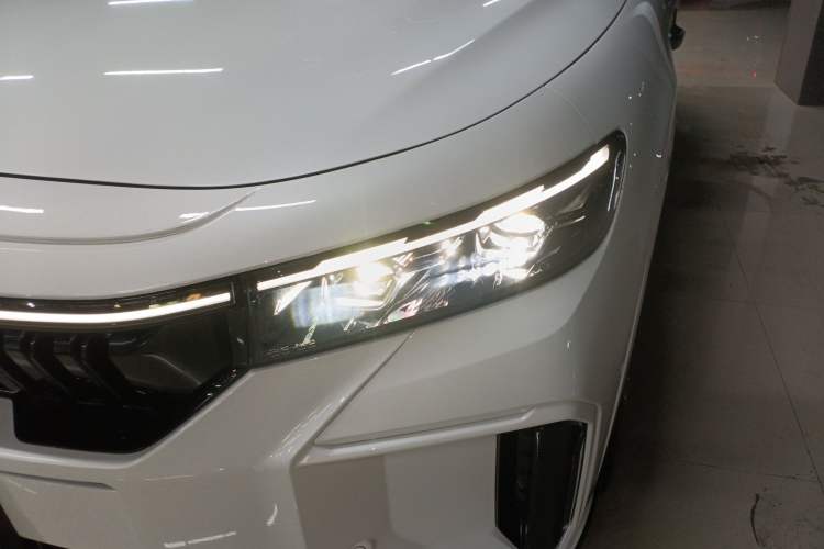 Used VOYAH FREE 2025 318 318 km Rear-Drive Touring Edition