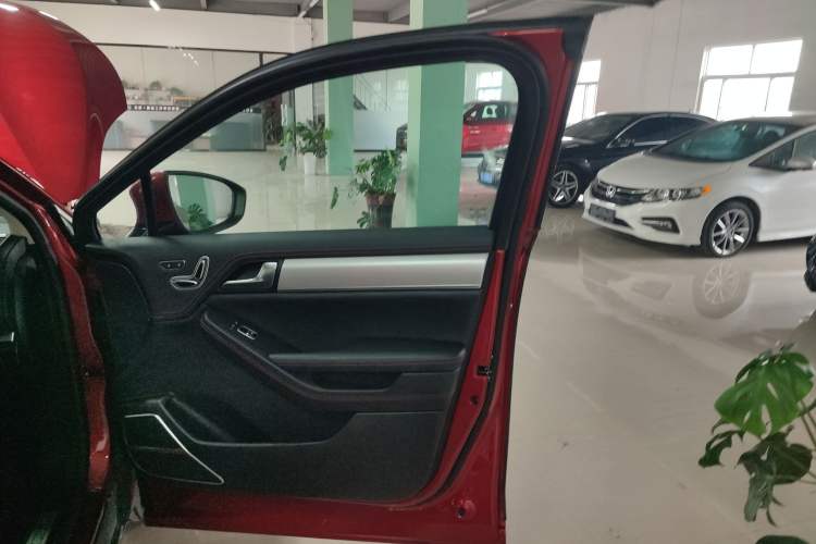 Used BYD Tang New Energy 2018 DM 2.0T All-Wheel Drive Smart Connect Genesis Edition 7 Seats China V Emission Standard