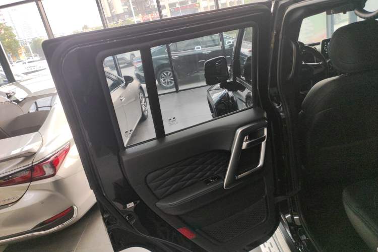 Used Beijing Auto BJ40 2020 2.0T Automatic Four-Wheel Drive Urban Hunter Edition Chivalrous Type
