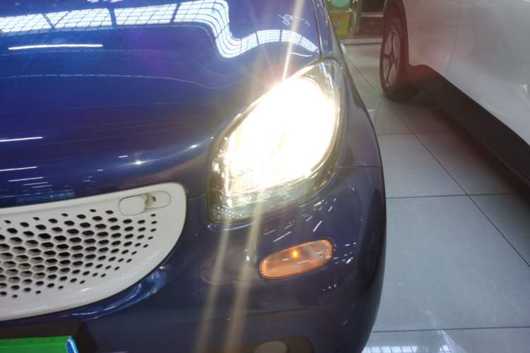 Used  forfour 2016 1.0L 52 kW Passion Edition
