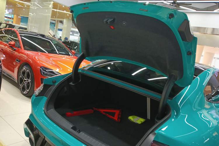 Used  SU7 2024 Four-Wheel Drive Ultra-Long Range Advanced Intelligent Driving Max Edition