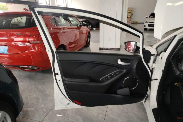 Used Kia K3 2016 1.6L Automatic GLS
