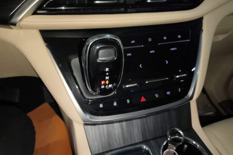 Used Buick GL8 2023 ES Lu Zun Deluxe Model
