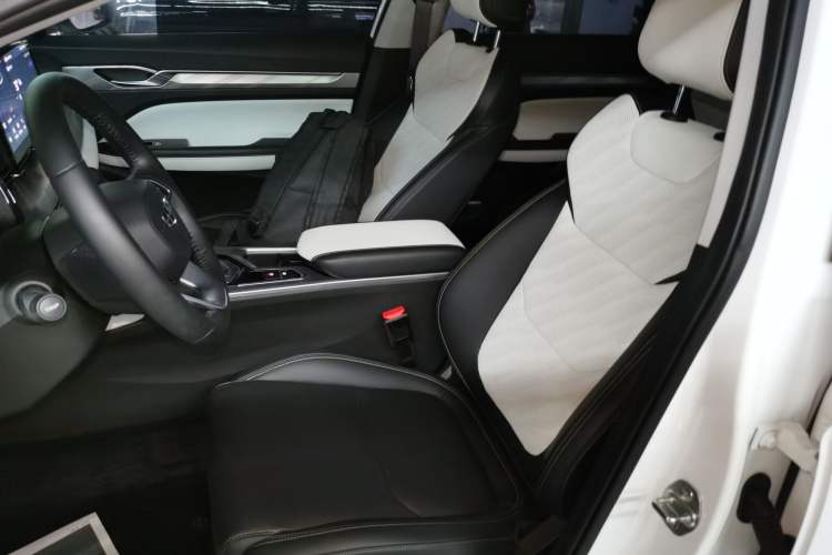 Used Geely Auto Emgrand L 2022 1.4T CVT Flagship Edition