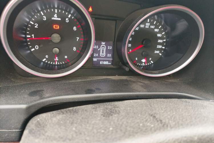 Used Haval H6 2015 Revised Version Sport Edition 1.5T Manual Transmission Two-Wheel Drive Elite Grade
