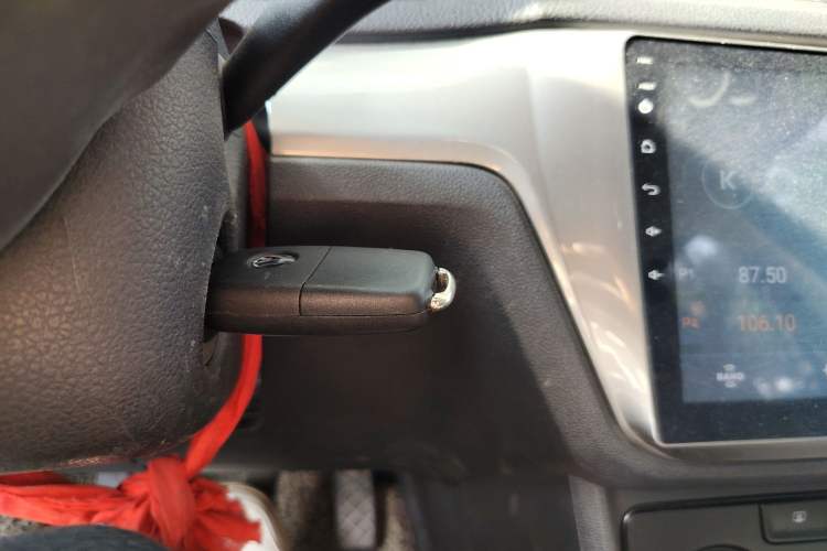 Used Volkswagen Lavida 2015 1.6L Manual Fashion Edition
