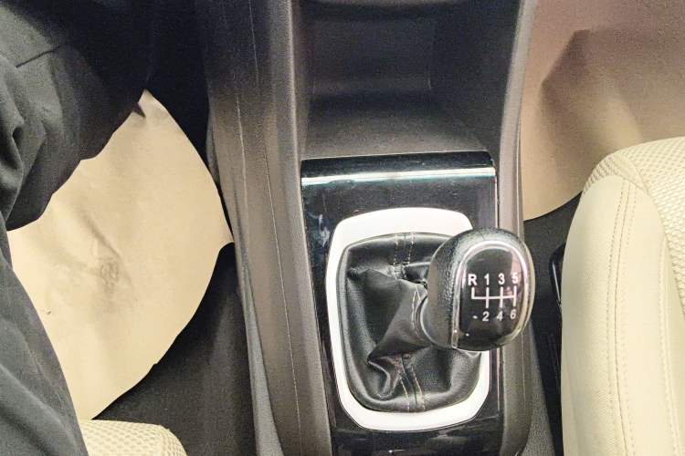 Used Baojun 310W 2017 1.5L Manual Comfort Model China V Standard