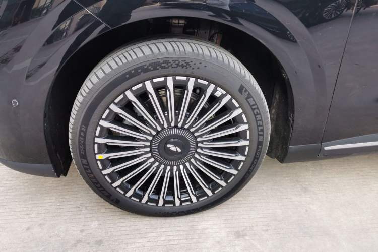 Used Chery T11 2026 Model 220 All-Wheel Drive Dual IMAX Theater Edition