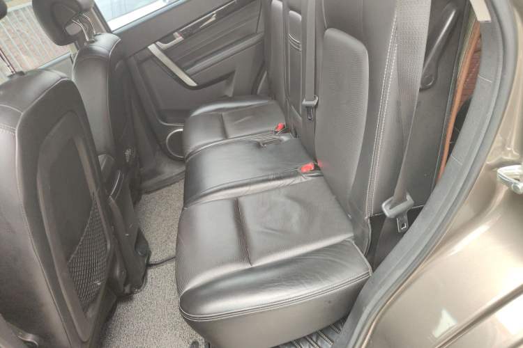 Used Chevrolet Captiva 2015 2.4L 4x4 Flagship Edition 7-Seater
