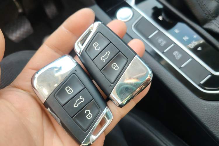 Used Volkswagen Magotan 2017 330TSI DSG Luxury Model
