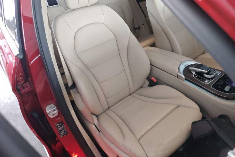 Used Mercedes-Benz GLC 2016 GLC 300 4MATIC Dynamic Model
