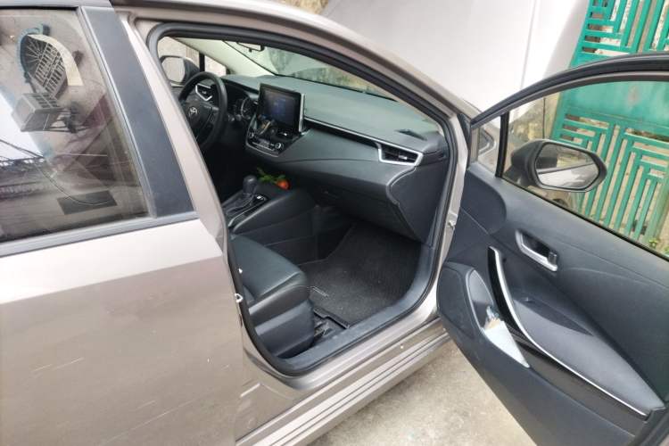 Used Toyota Corolla 2021 Dual-Motor 1.8L E-CVT Elite Edition
