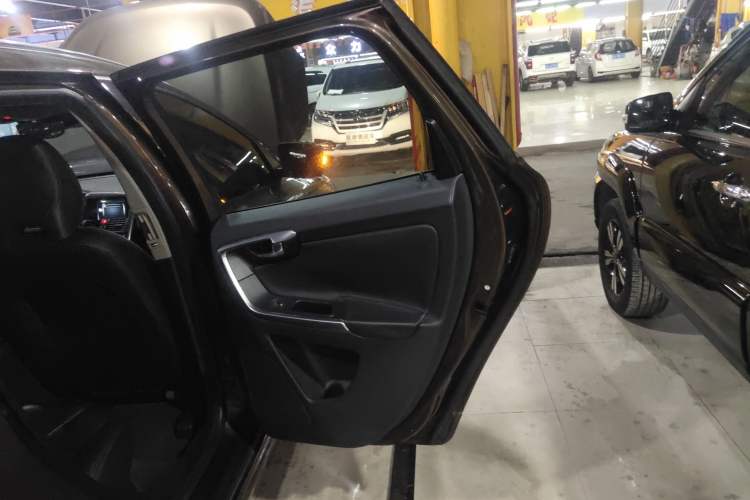 Used Volvo XC60 2015 T5 Zhiyi Edition
