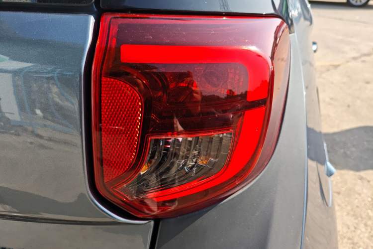 Used Chery Little Ant 2022 Revised Version Sweet Pink Edition Half-Sugar Version Lithium Iron Phosphate 30.7 kWh 30 kW 301 km